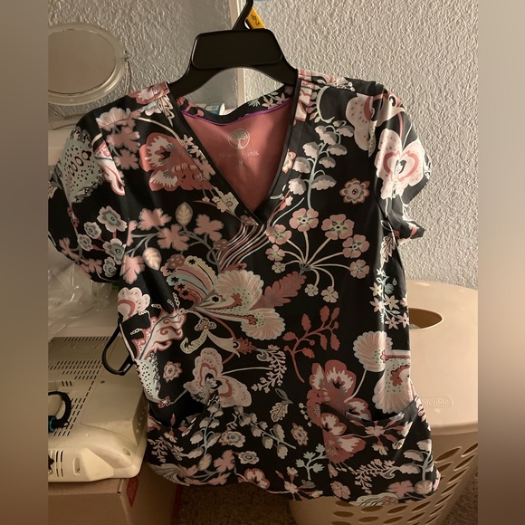 healing hands Tops - Women's Floral V-Neck scrub top
